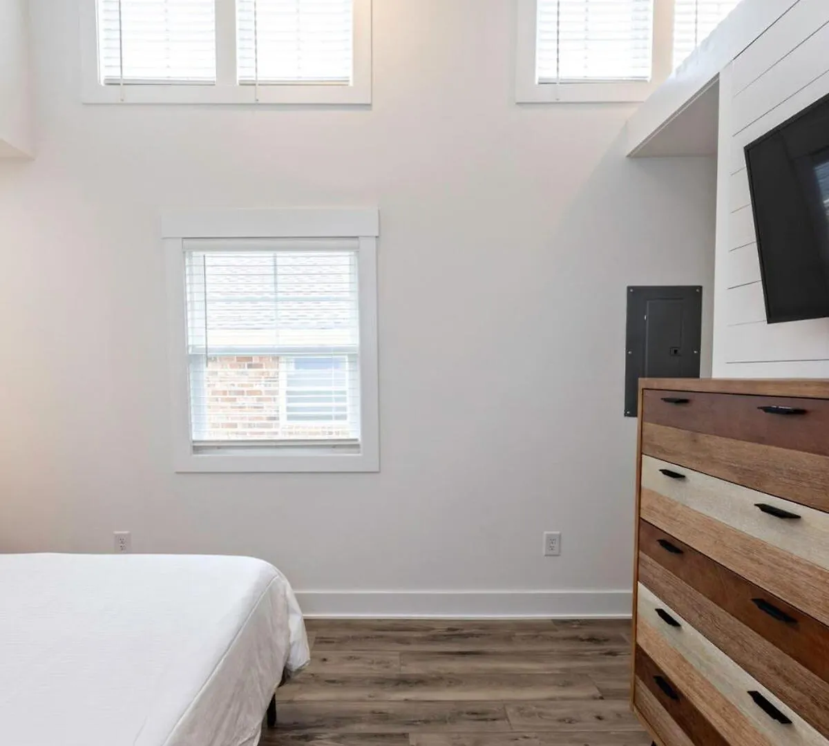 Apartment Ocean Lofts In The Vibe #8 - 5 Min Walk To Beach Virginia Beach United States