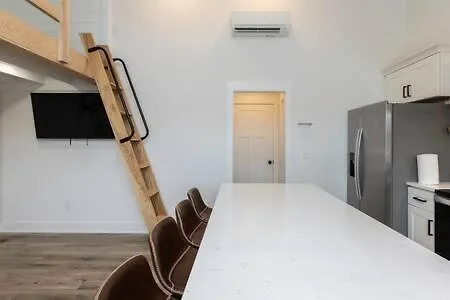 Ocean Lofts In The Vibe #8 - 5 Min Walk To Beach バージニアビーチ 0*,  米国